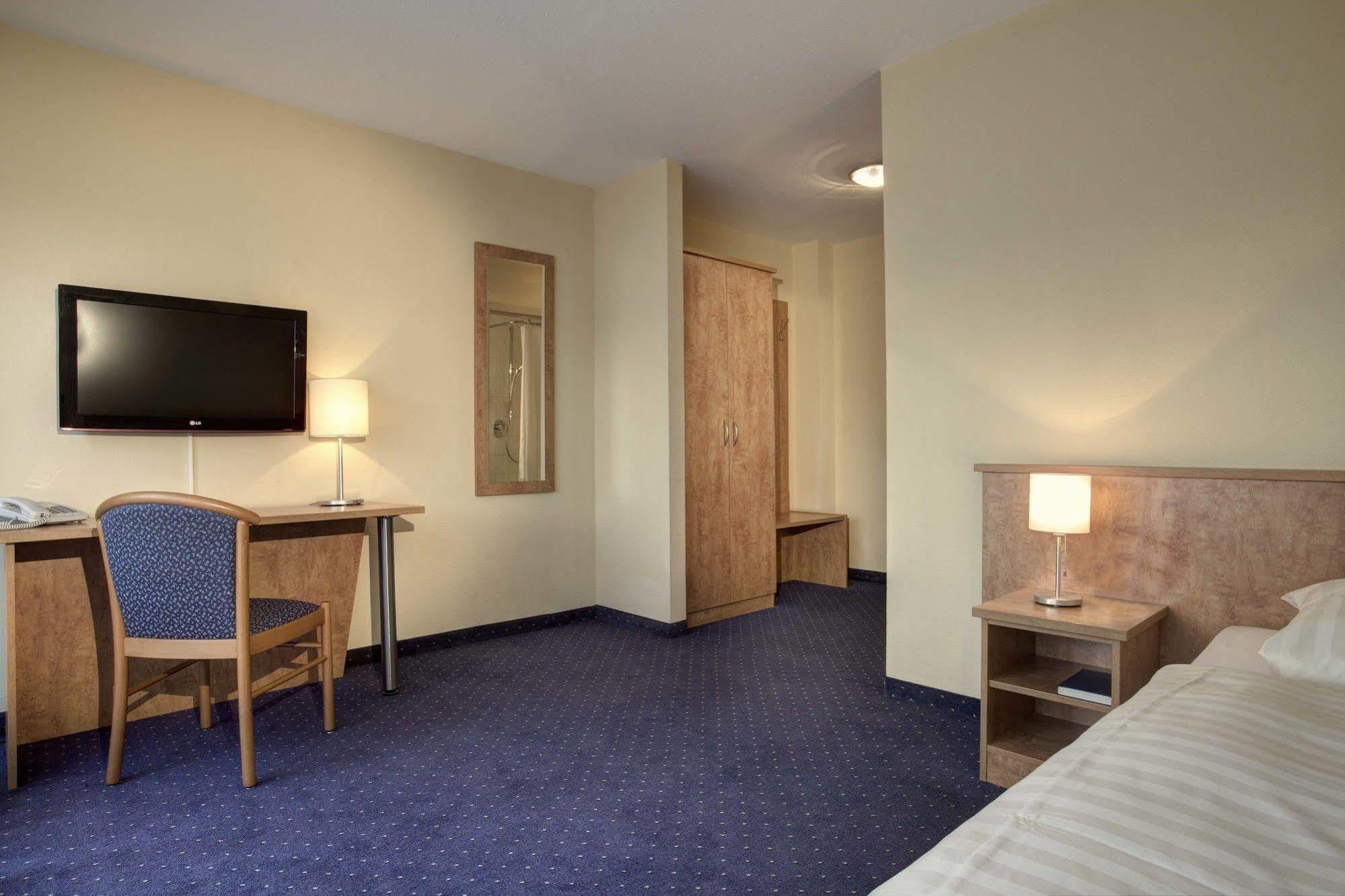Hotel Zur Muehle Urbach  Esterno foto