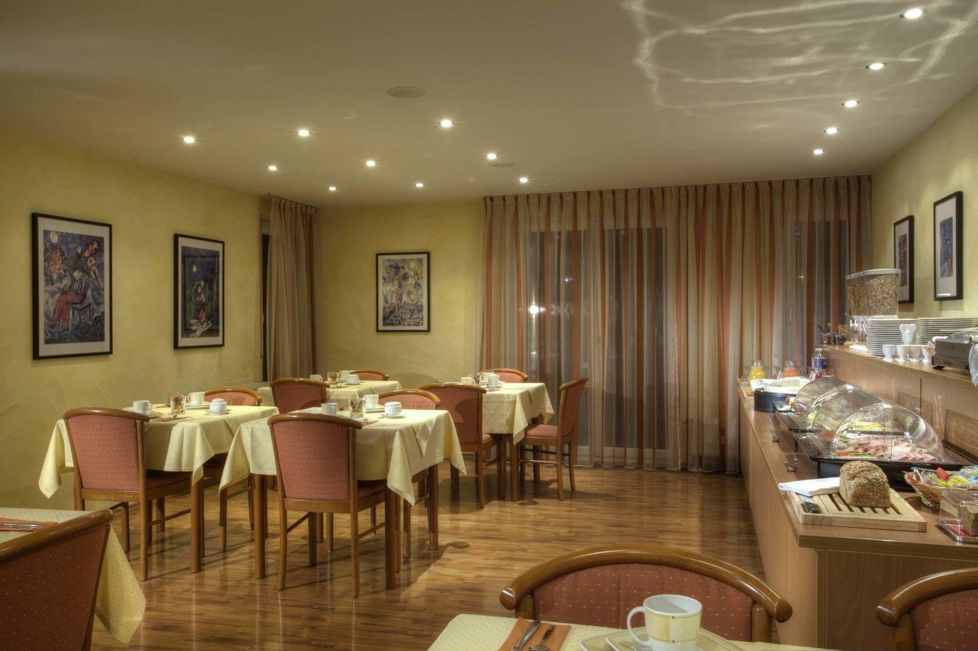Hotel Zur Muehle Urbach  Esterno foto